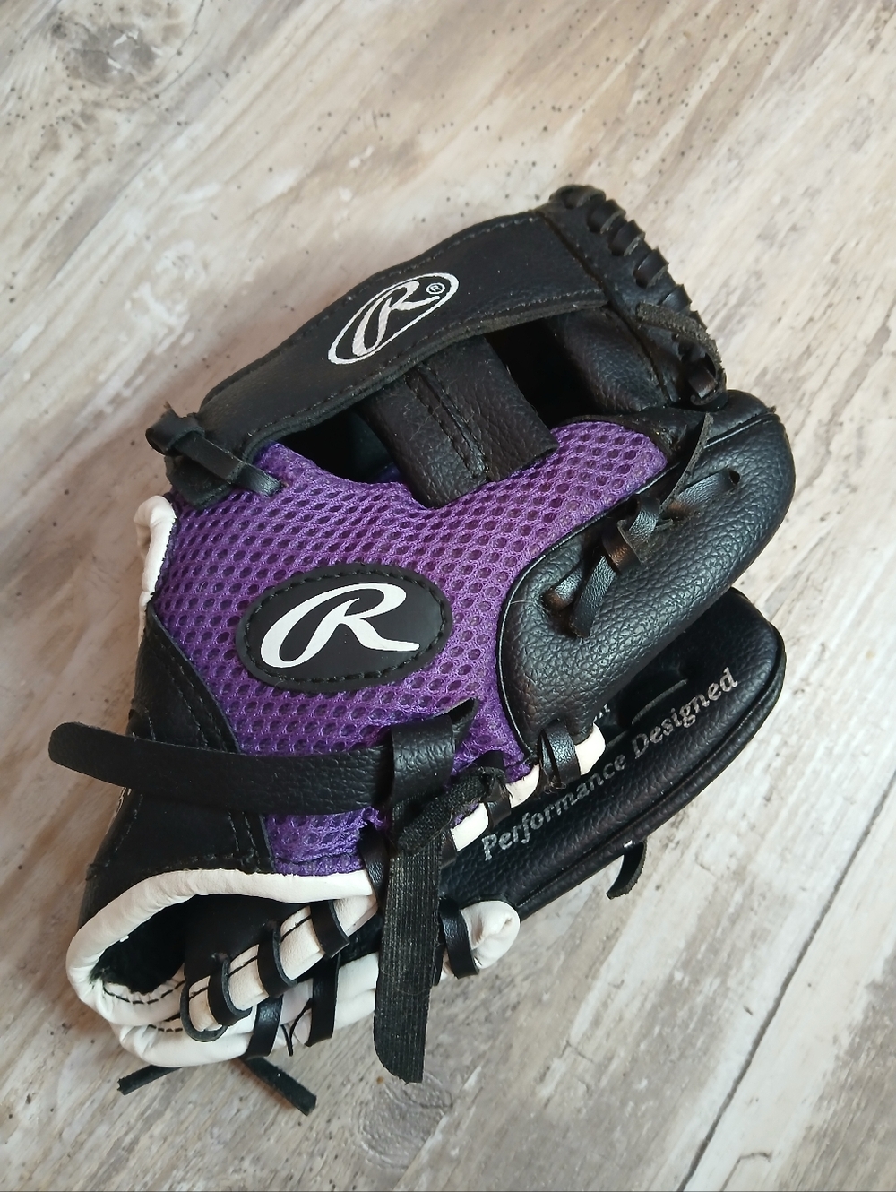 Rawlings Players Series Girls 9" Youth Baseball Glove - Purple & Black